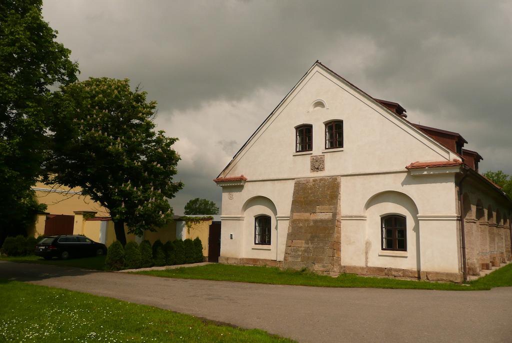 Hotel Statek Chmelovice Zewnętrze zdjęcie