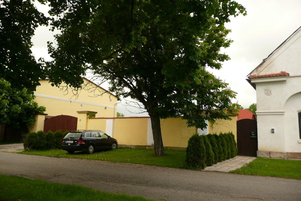 Hotel Statek Chmelovice Zewnętrze zdjęcie