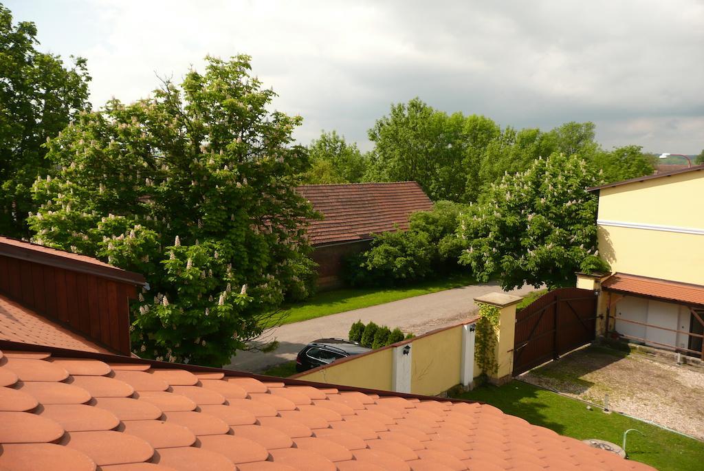 Hotel Statek Chmelovice Zewnętrze zdjęcie